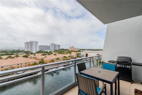 Copropriété à louer à Aventura, Floride: 3 chambres, 196.86 m2 № 1691312 - photo 1