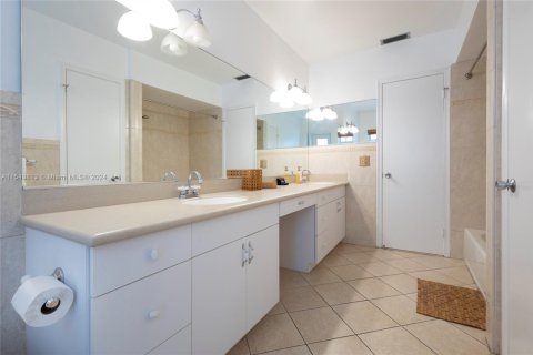 Casa en alquiler en Pinecrest, Florida, 4 dormitorios, 227.24 m2 № 1938094 - foto 29