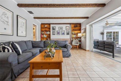 Casa en alquiler en Pinecrest, Florida, 4 dormitorios, 227.24 m2 № 1938094 - foto 17