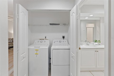 Condo in Bradenton, Florida, 2 bedrooms  № 1761356 - photo 17