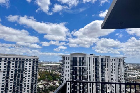 Condominio en venta en Doral, Florida, 2 dormitorios, 88.26 m2 № 1979475 - foto 16