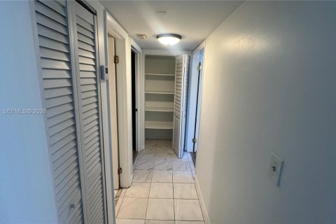 Copropriété à louer à Miami, Floride: 2 chambres, 89.65 m2 № 2075304 - photo 9