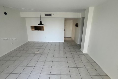 Copropriété à louer à Miami, Floride: 2 chambres, 89.65 m2 № 2075304 - photo 7