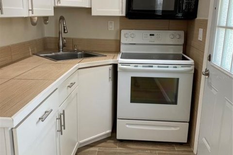 Commercial property in Sarasota, Florida 6 bedrooms, 274.8 sq.m. № 2364779 - photo 16