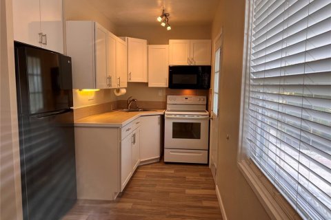 Commercial property in Sarasota, Florida 6 bedrooms, 274.8 sq.m. № 2364779 - photo 15