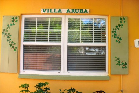 Commercial property in Sarasota, Florida 6 bedrooms, 274.8 sq.m. № 2364779 - photo 24