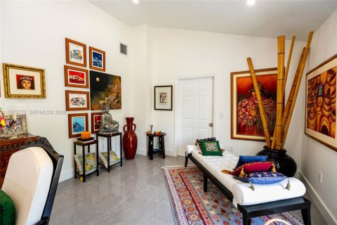 House in Miami, Florida 3 bedrooms, 235.79 sq.m. № 2034133 - photo 24