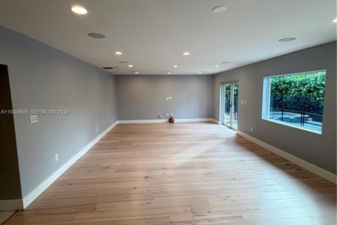 Villa ou maison à louer à Miami, Floride: 4 chambres, 181.53 m2 № 2001343 - photo 7