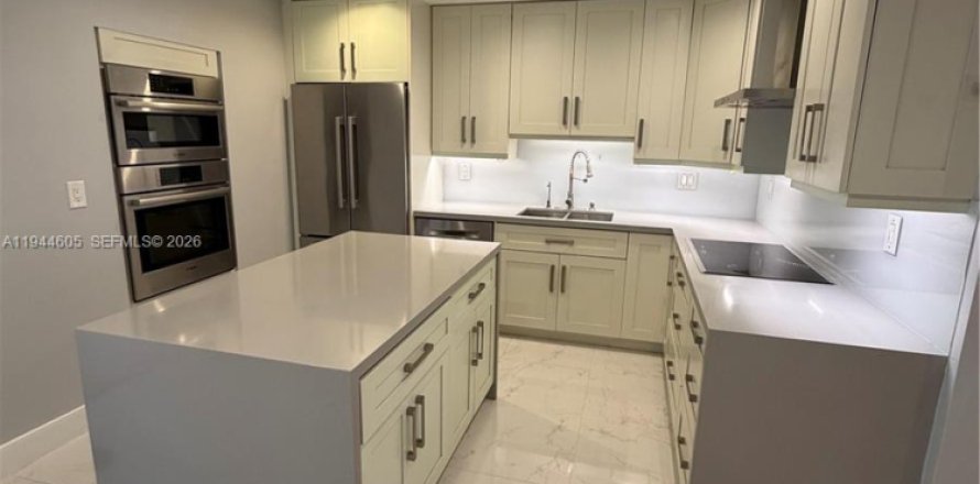 Villa ou maison à Miami, Floride 4 chambres, 181.53 m2 № 2001343