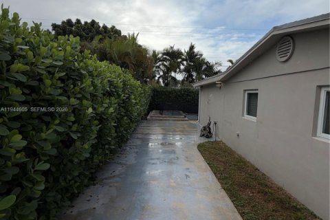 Villa ou maison à louer à Miami, Floride: 4 chambres, 181.53 m2 № 2001343 - photo 22