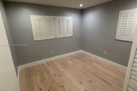 Villa ou maison à louer à Miami, Floride: 4 chambres, 181.53 m2 № 2001343 - photo 15