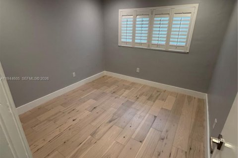 Villa ou maison à louer à Miami, Floride: 4 chambres, 181.53 m2 № 2001343 - photo 16