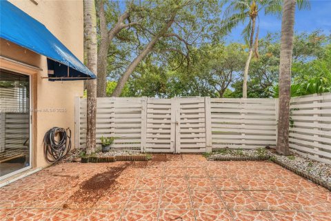 Touwnhouse à vendre à Miami, Floride: 2 chambres, 147.9 m2 № 1779102 - photo 20
