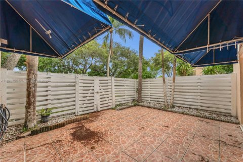 Touwnhouse à vendre à Miami, Floride: 2 chambres, 147.9 m2 № 1779102 - photo 18
