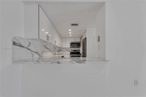 Touwnhouse à vendre à Miami, Floride: 2 chambres, 147.9 m2 № 1779102 - photo 7