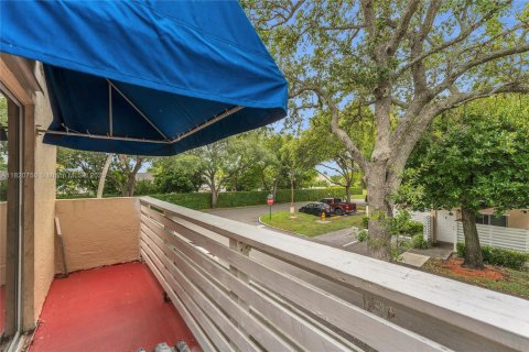 Touwnhouse à vendre à Miami, Floride: 2 chambres, 147.9 m2 № 1779102 - photo 13