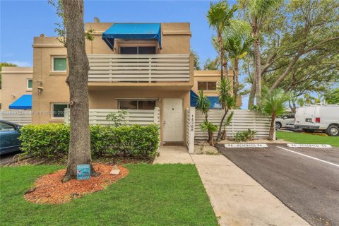 Touwnhouse à vendre à Miami, Floride: 2 chambres, 147.9 m2 № 1779102 - photo 1