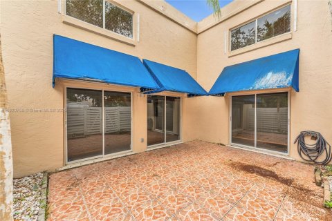 Touwnhouse à vendre à Miami, Floride: 2 chambres, 147.9 m2 № 1779102 - photo 19