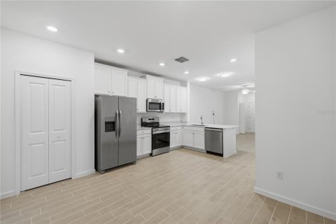 Снять в аренду таунхаус в Окала, Флорида 4 комнаты, 110.18м2, № 2103367 - фото 8
