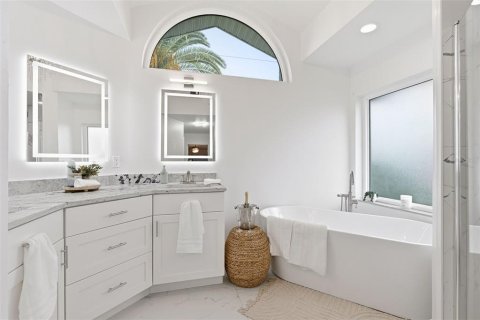 Villa ou maison à vendre à Port Charlotte, Floride: 4 chambres, 219.71 m2 № 2353371 - photo 20
