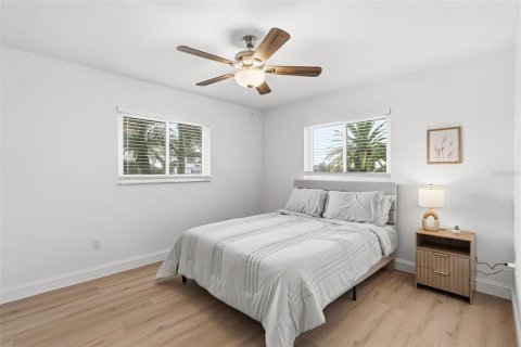 Villa ou maison à vendre à Port Charlotte, Floride: 4 chambres, 219.71 m2 № 2353371 - photo 25