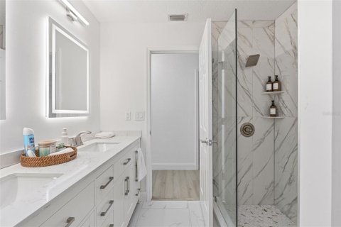 Villa ou maison à vendre à Port Charlotte, Floride: 4 chambres, 219.71 m2 № 2353371 - photo 28