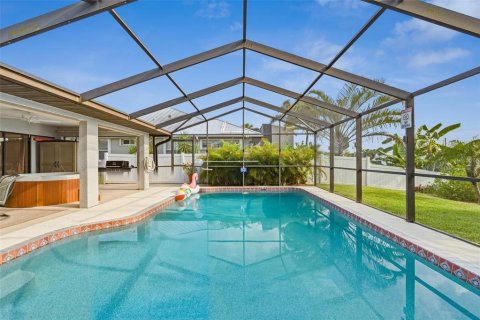 Villa ou maison à vendre à Port Charlotte, Floride: 4 chambres, 219.71 m2 № 2353371 - photo 2