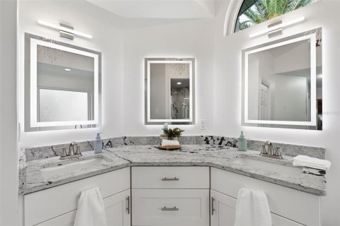 Villa ou maison à vendre à Port Charlotte, Floride: 4 chambres, 219.71 m2 № 2353371 - photo 21