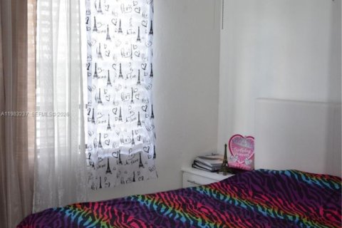 Condominio en venta en Hialeah, Florida, 2 dormitorios, 71.63 m2 № 2045450 - foto 5