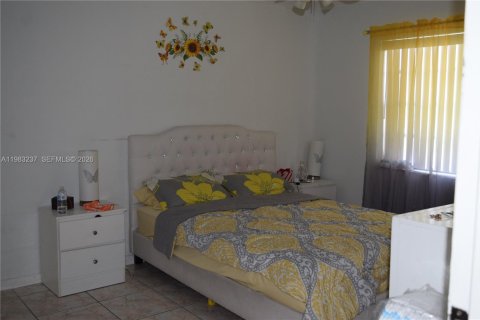 Condominio en venta en Hialeah, Florida, 2 dormitorios, 71.63 m2 № 2045450 - foto 2