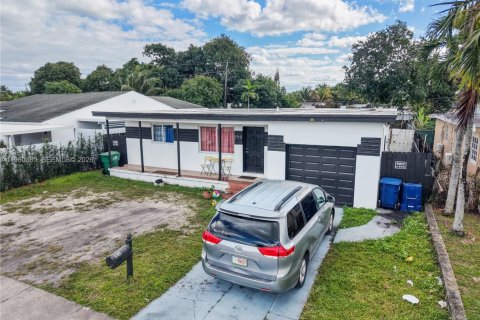 Villa ou maison à vendre à Miami, Floride: 3 chambres, 121.7 m2 № 2024594 - photo 26