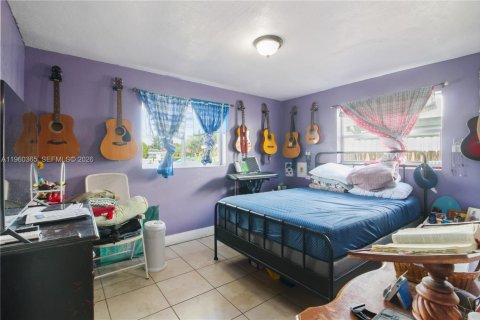 Villa ou maison à vendre à Miami, Floride: 3 chambres, 121.7 m2 № 2024594 - photo 18