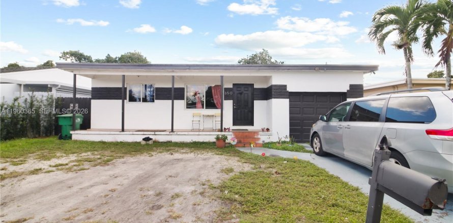 Villa ou maison à Miami, Floride 3 chambres, 121.7 m2 № 2024594