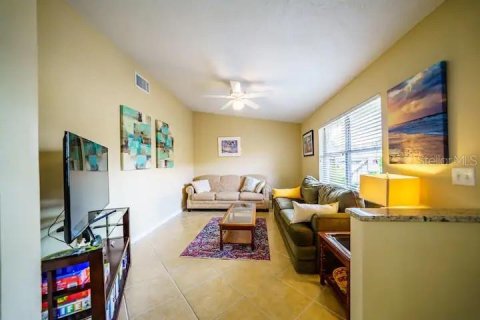Commercial property in Sarasota, Florida 4 bedrooms, 149.02 sq.m. № 2369620 - photo 4