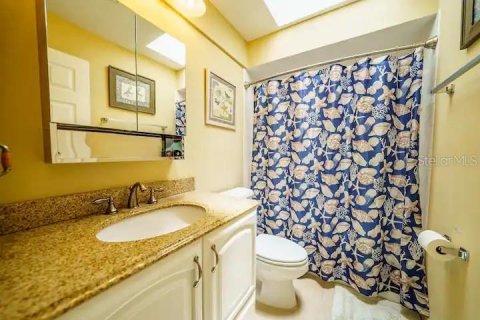 Commercial property in Sarasota, Florida 4 bedrooms, 149.02 sq.m. № 2369620 - photo 7