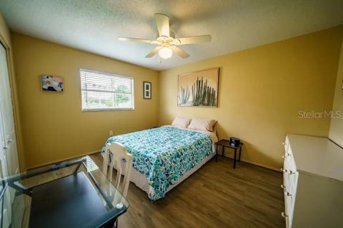 Commercial property in Sarasota, Florida 4 bedrooms, 149.02 sq.m. № 2369620 - photo 11