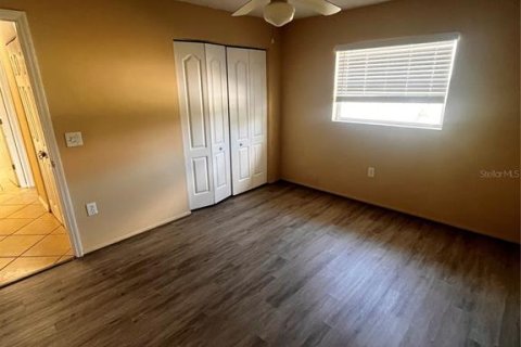 Commercial property in Sarasota, Florida 4 bedrooms, 149.02 sq.m. № 2369620 - photo 22