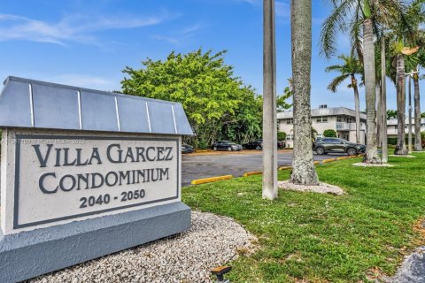 Снять в аренду квартиру в Пемброк-Пайнс, Флорида 1 спальня, 69.86м2, № 1973390 - фото 3