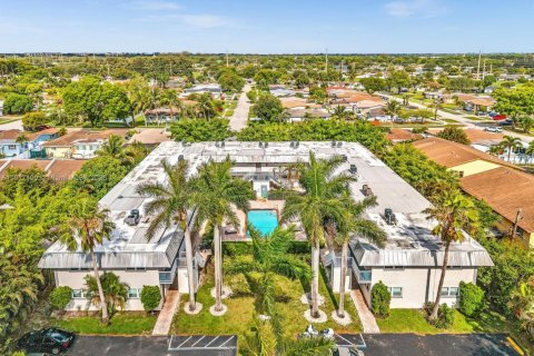 Снять в аренду квартиру в Пемброк-Пайнс, Флорида 1 спальня, 69.86м2, № 1973390 - фото 14