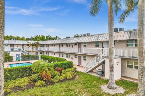 Снять в аренду квартиру в Пемброк-Пайнс, Флорида 1 спальня, 69.86м2, № 1973390 - фото 2