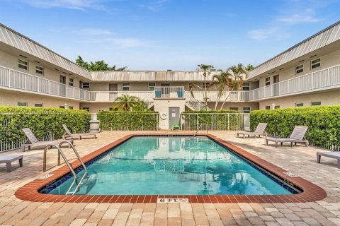 Снять в аренду квартиру в Пемброк-Пайнс, Флорида 1 спальня, 69.86м2, № 1973390 - фото 1