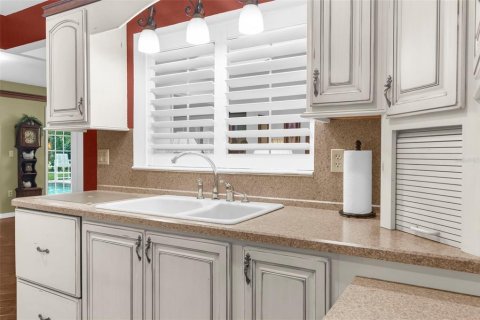 Villa ou maison à vendre à Spring Hill, Floride: 3 chambres, 265.89 m2 № 1913662 - photo 10