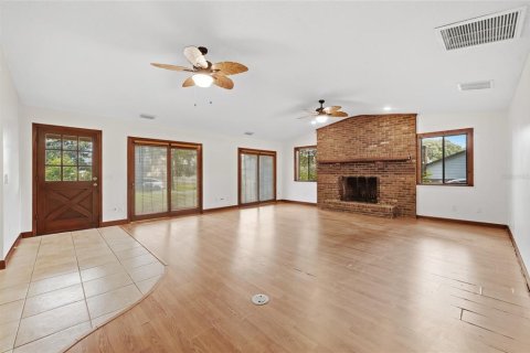Villa ou maison à vendre à DeLand, Floride: 2 chambres, 187.29 m2 № 2410087 - photo 7