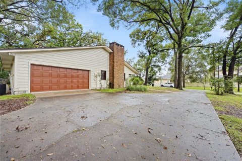 Villa ou maison à vendre à DeLand, Floride: 2 chambres, 187.29 m2 № 2410087 - photo 3