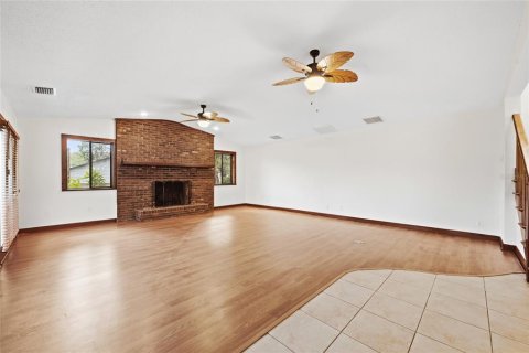 Villa ou maison à vendre à DeLand, Floride: 2 chambres, 187.29 m2 № 2410087 - photo 6