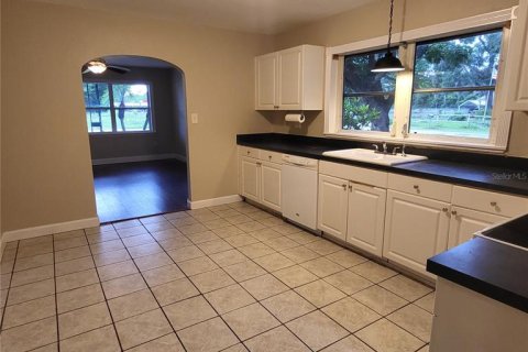 Casa en venta en Zephyrhills, Florida, 4 dormitorios, 152.73 m2 № 1877412 - foto 15