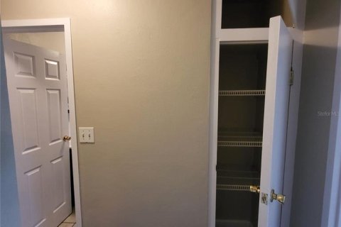 Casa en venta en Zephyrhills, Florida, 4 dormitorios, 152.73 m2 № 1877412 - foto 21
