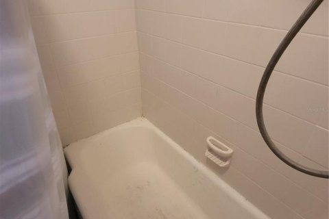 Casa en venta en Zephyrhills, Florida, 4 dormitorios, 152.73 m2 № 1877412 - foto 24