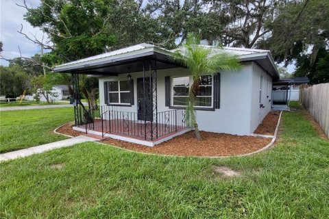 Casa en venta en Zephyrhills, Florida, 4 dormitorios, 152.73 m2 № 1877412 - foto 1