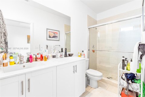 Touwnhouse à louer à Miami, Floride: 3 chambres, 122.63 m2 № 2027036 - photo 7